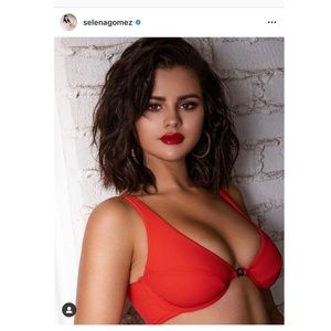 Krahs Selena red bikini top